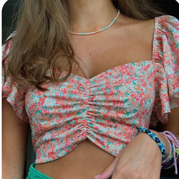 ZARA floral cinched flutter sleeve crop top - Picture 6 of 9